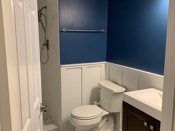 3rd image of 8609 Dellway Ln