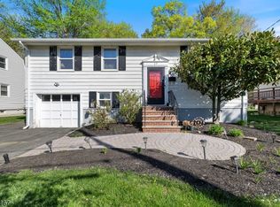 22 Beachwood Rd, Parsippany, NJ 07054