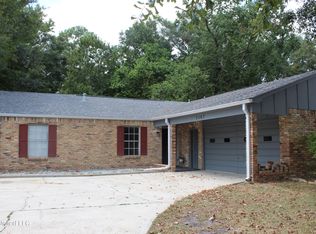 5107 North Dr, Moss Point, MS 39563