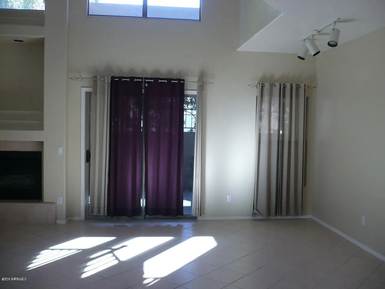3 bed, 2.5 bath, 2225 sqft, $2,285 — Photo 3