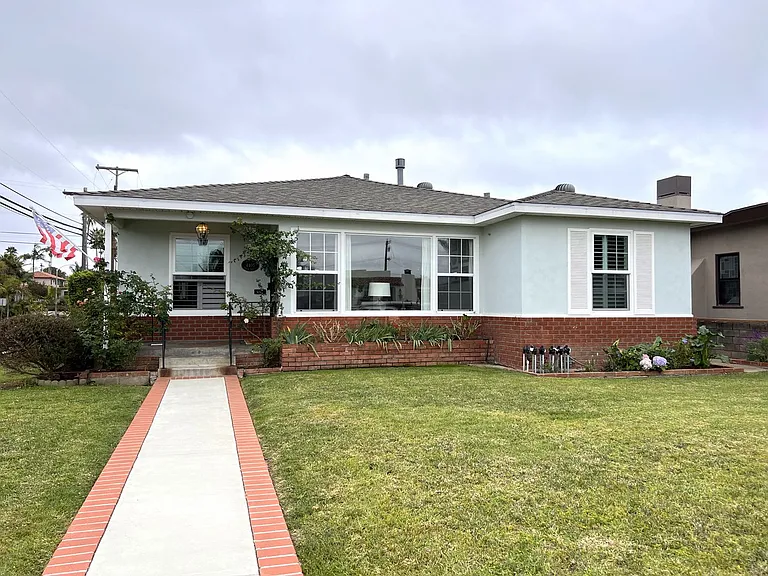 4405 Santa Monica Ave — Photo 13