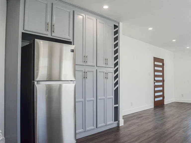 5407 Monroe St — Photo 13