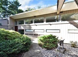 155 Pine Top Trl, Bethlehem, PA 18017