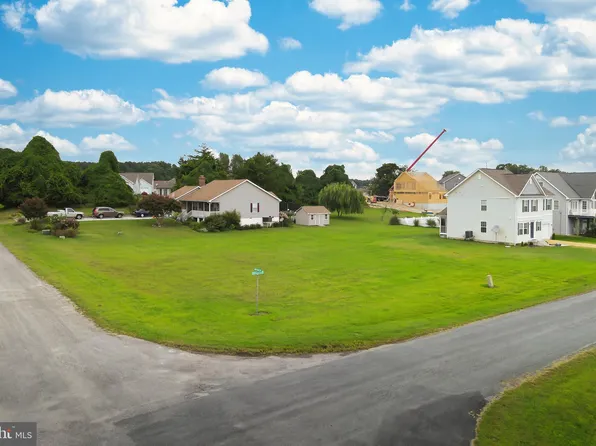 1621 Starboard St, Greenbackville, VA 23356