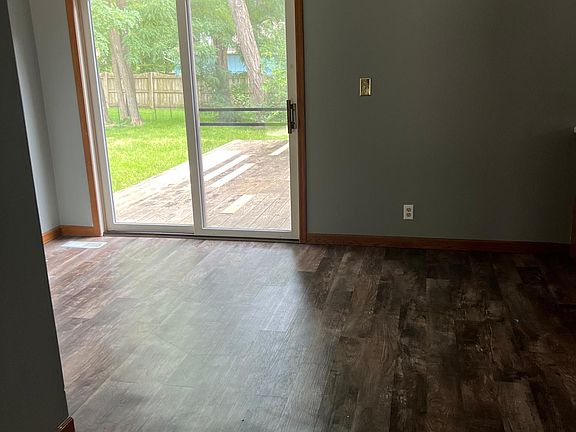 4th image of 11102 N Oakwood Dr