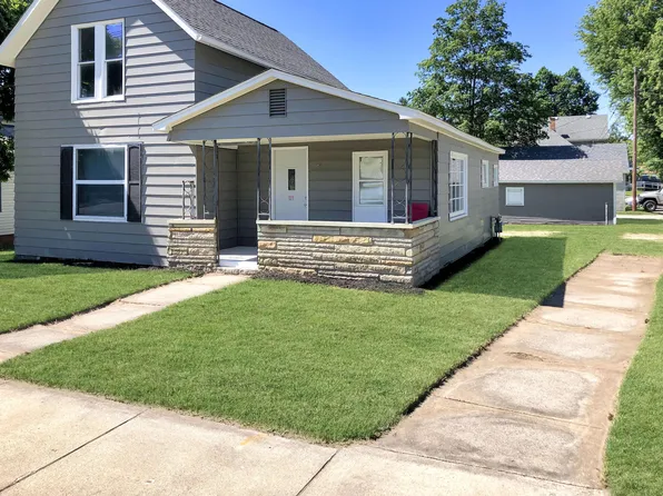 404 W Saint Joseph St, Watervliet, MI 49098