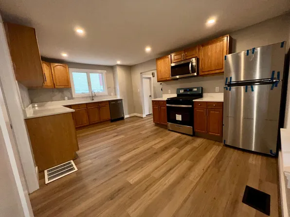40 Campbell St, Woburn, MA 01801