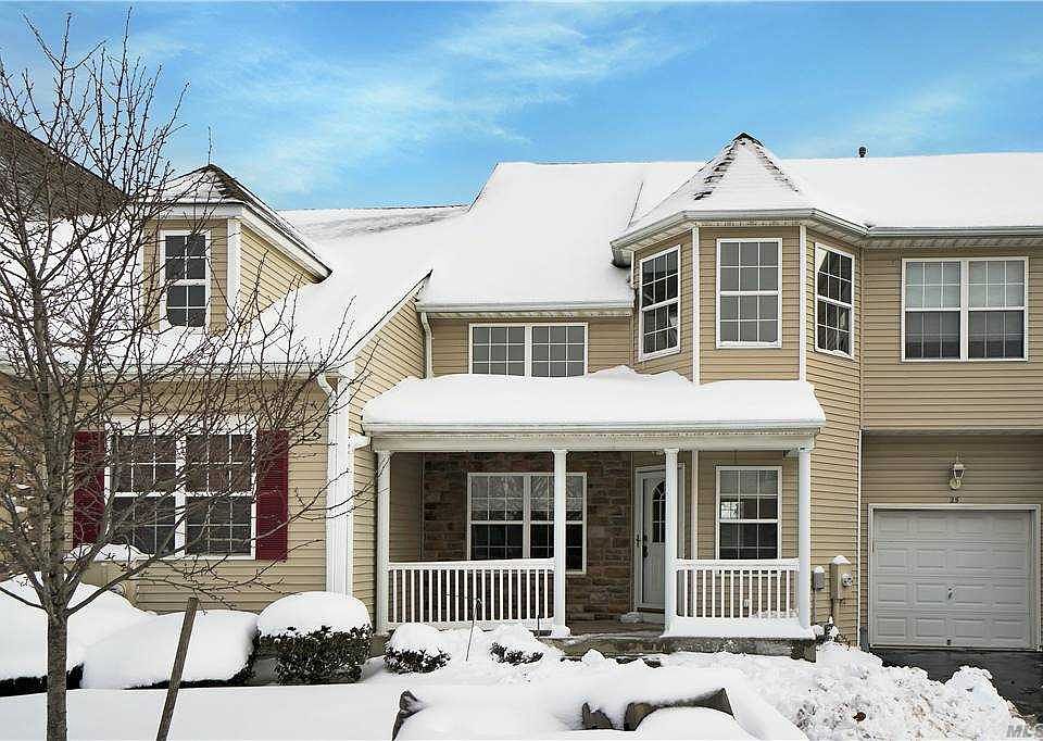 1st image of 25 Meadow Pond Cir