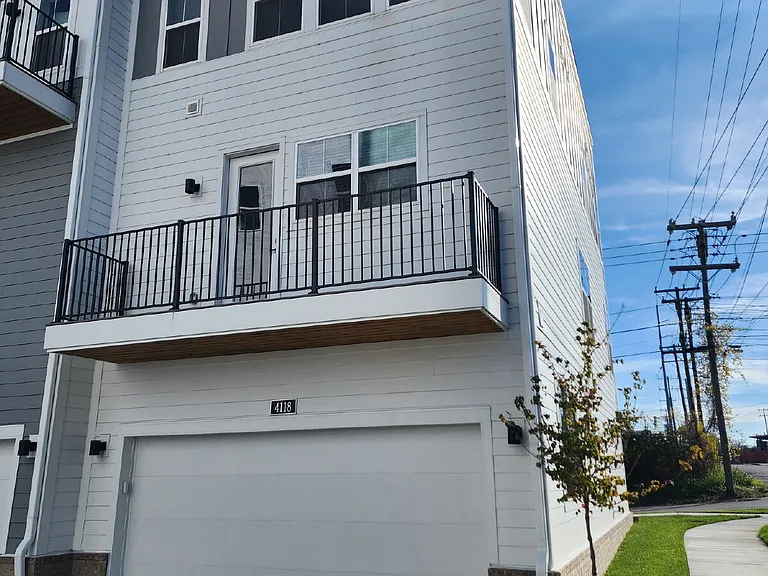 4118 Indiana Ave — Photo 36