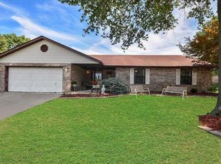 10 Bourdelais Dr, Belleville, IL