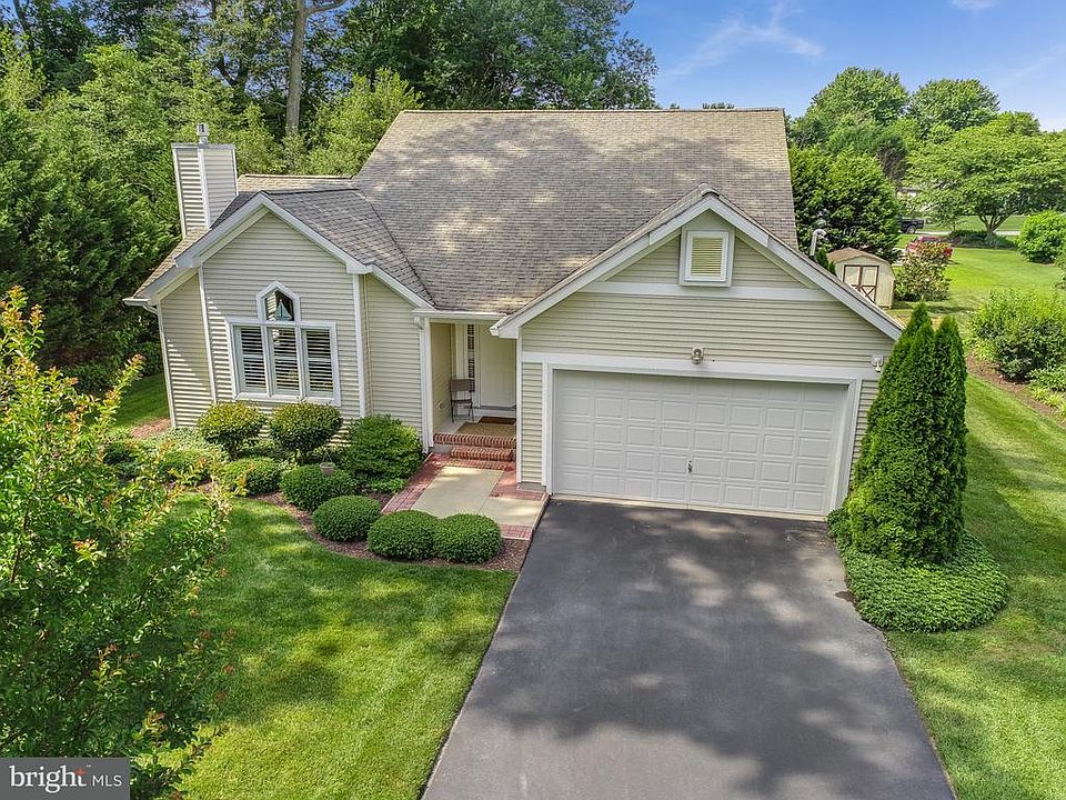 1st image of 29892 W Randor Dr