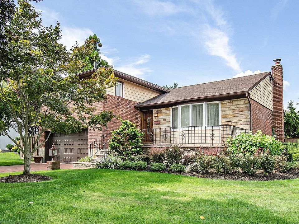 1st image of 15 Stauber Dr