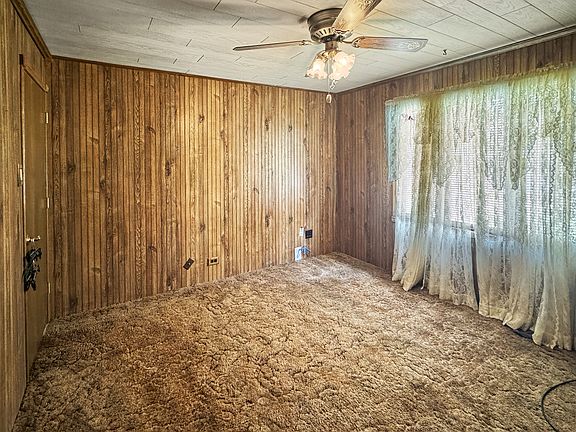 4th image of 17044 Lorenz Ave