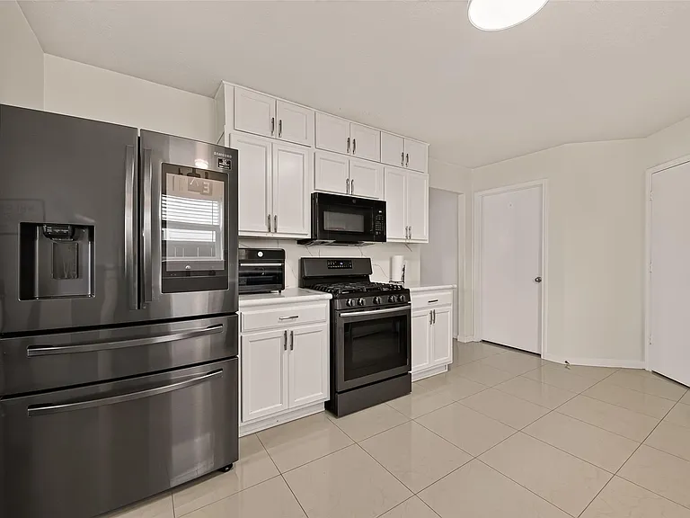 10931 View Pointe Ln — Photo 7