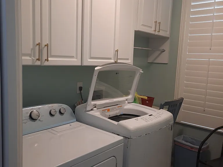 5048 Maplewood Dr #1 — Photo 5