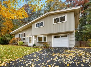 22 Spring Ln, Framingham, MA 01701