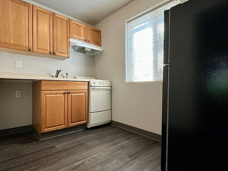 765 E 18th Ave #5 — Photo 6