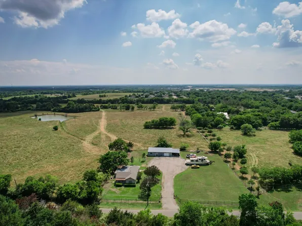 400 S 37th St, Corsicana, TX 75110