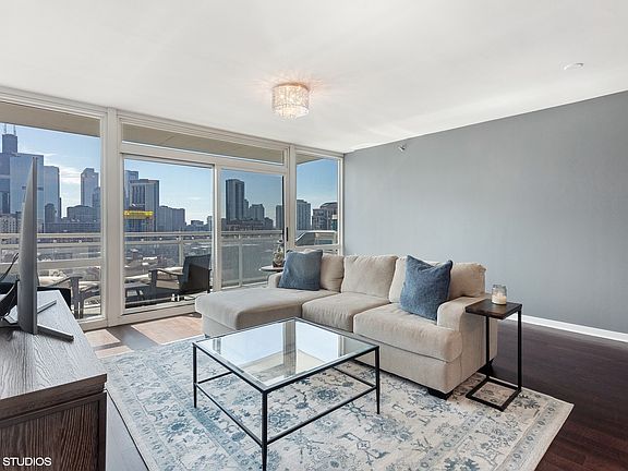 4th image of 757 N Orleans St #1812