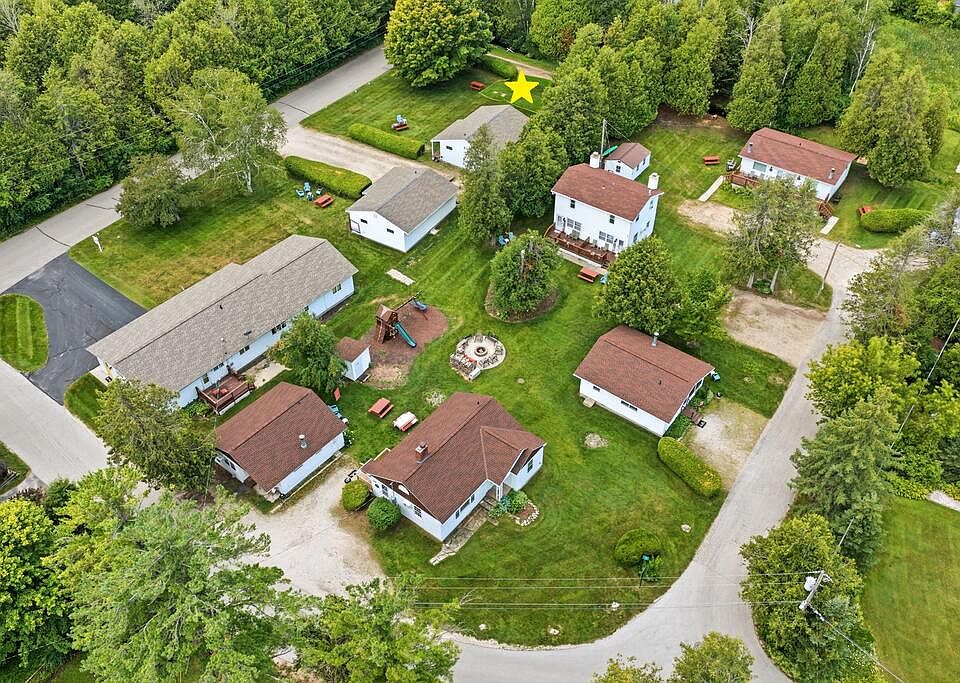 2nd image of 3092 Larson Ln