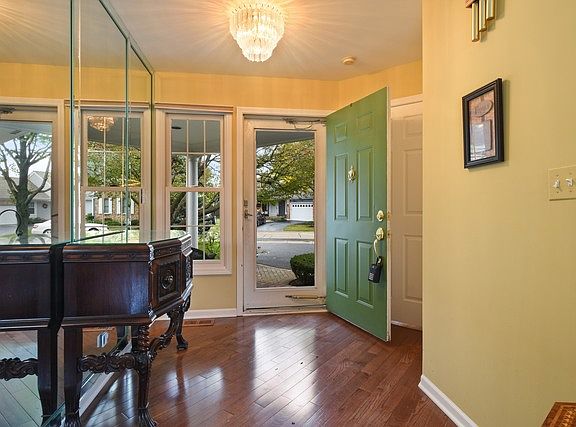 2nd image of 527 Park Barrington Way