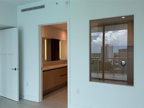 3rd image of 2411 Laguna Cir #1510