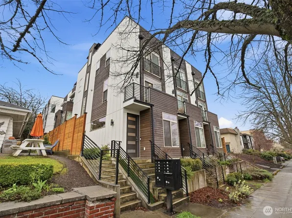 5620 California Avenue SW #A, Seattle, WA 98136