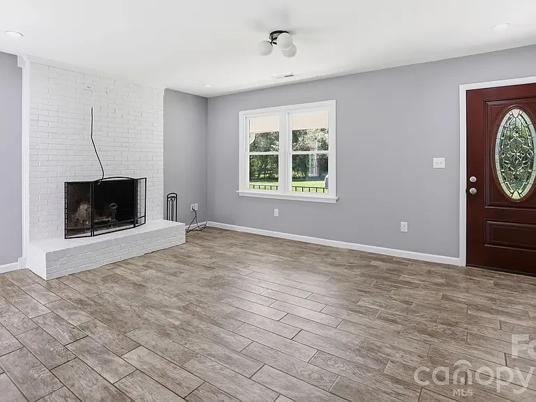 1108 Willoughby Rd — Photo 8