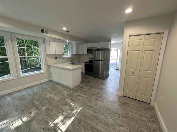1083 Whalley Ave #A
