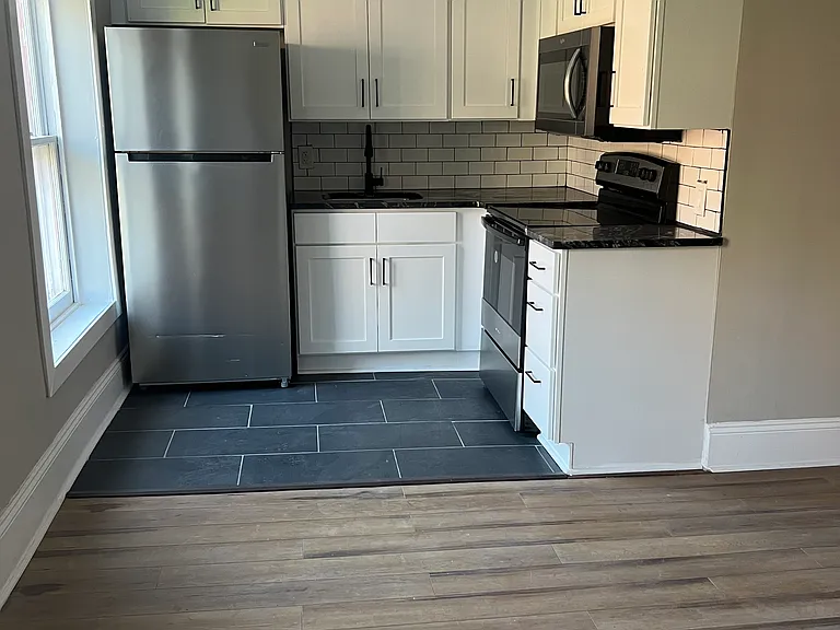 939 Spruce St #3R — Photo 1
