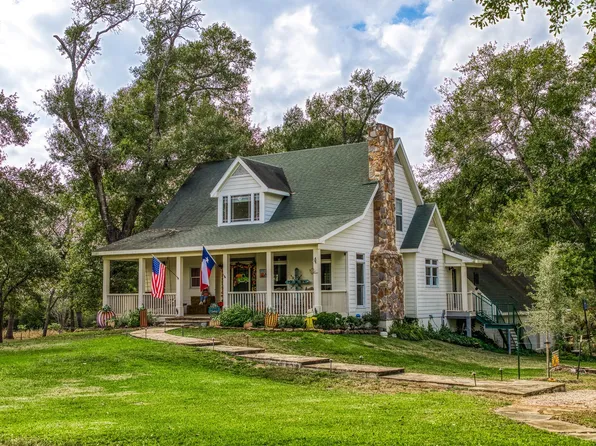 533 Bybee Rd, Round Top, TX 78954