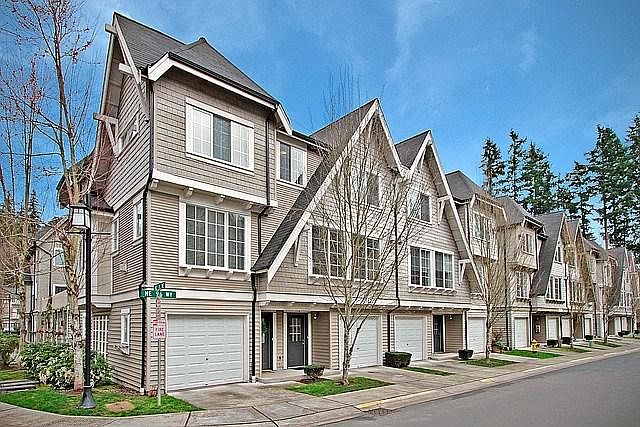 1st image of 18242 NE 96th Way Unit 102