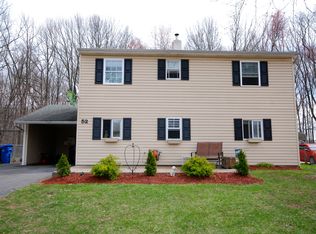 52 Roundwood Ln, Levittown, PA