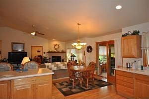 5th image of 1509 S Silverbrook Dr