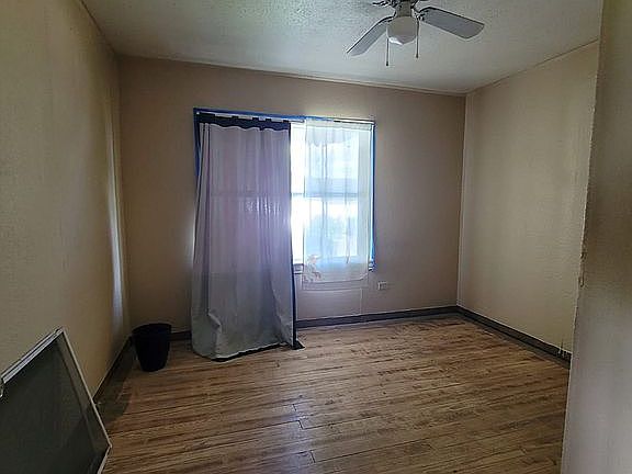 5th image of 401 W Esplanada St