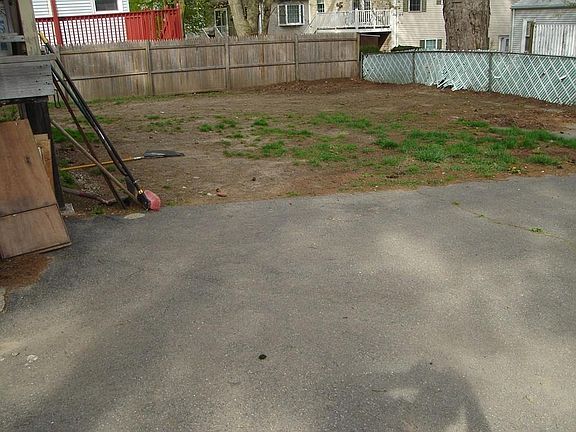 5th image of 42 Arlington Ave
