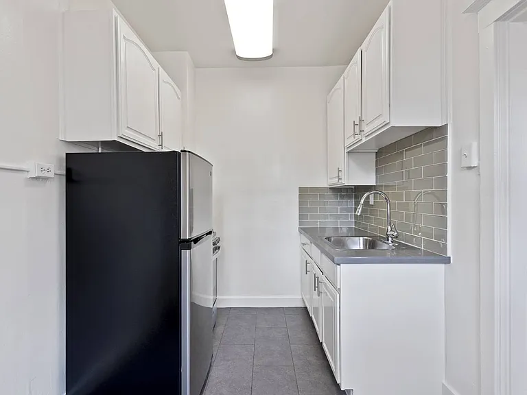The Langham Apartments — Photo 13