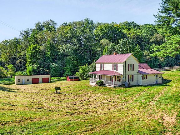 3rd image of 2888 Irvin Ln
