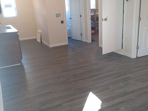 5th image of 229 Schultz Ave