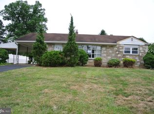 201 Lorna Rd, Hatboro, PA 19040