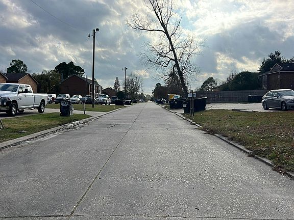 5th image of 1718 Port Dr