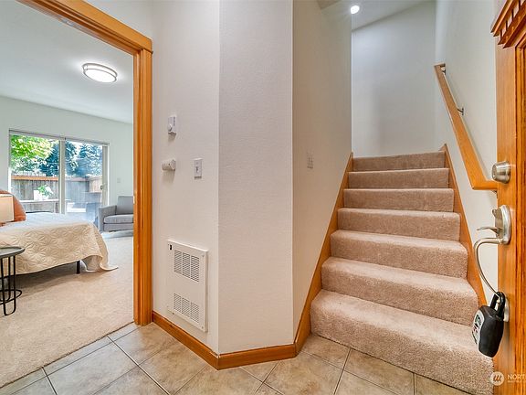 4th image of 13435 Greenwood Avenue N #G
