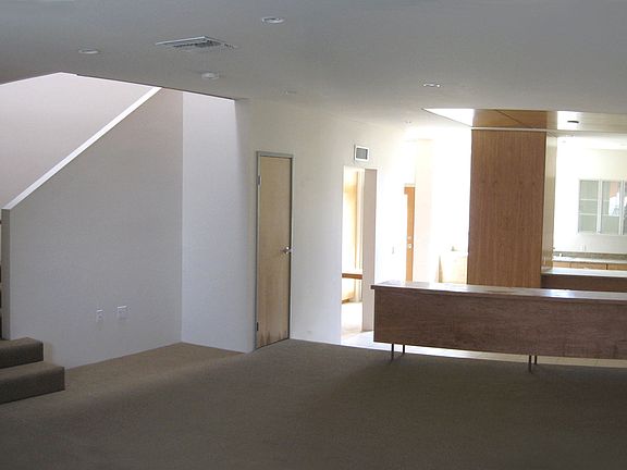 2nd image of 145 E Pennsylvania Ave