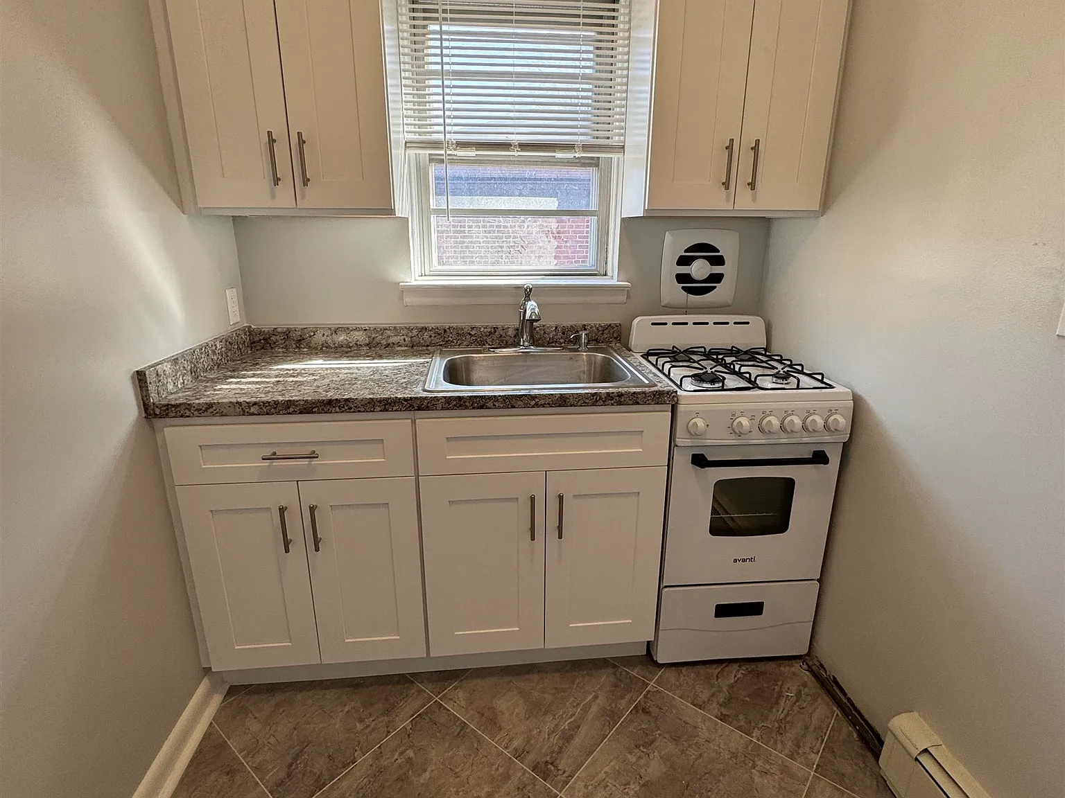 Studio, 1.0 bath, $1,700 — Photo 4