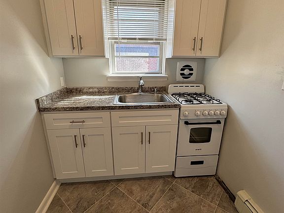 4th image of 325 Essex St #E