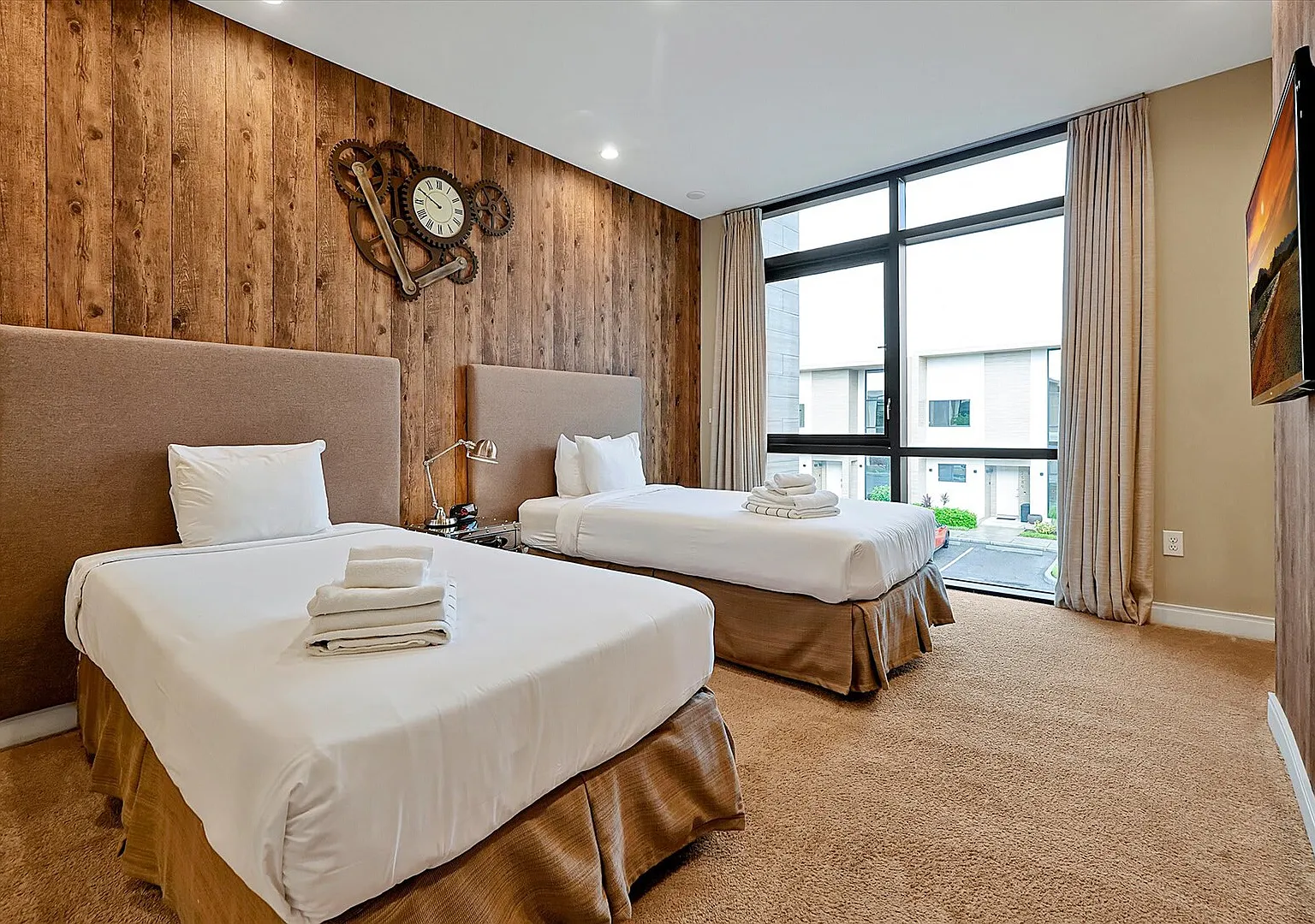 Spacious Luxury 4BR suite near Disney — Photo 3
