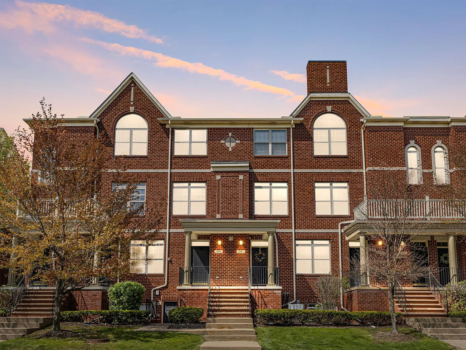 2 bed, 2.0 bath, 1894 sqft, $2,600 — Photo 1