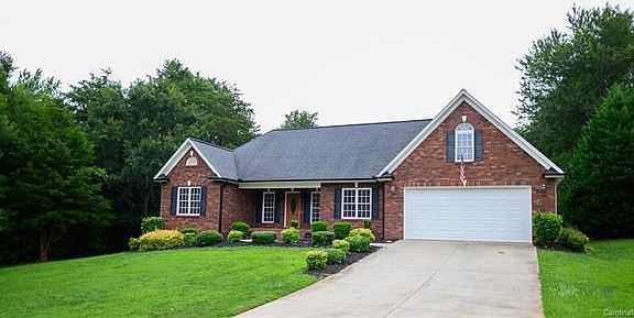 2nd image of 853 Huntington Hills Dr