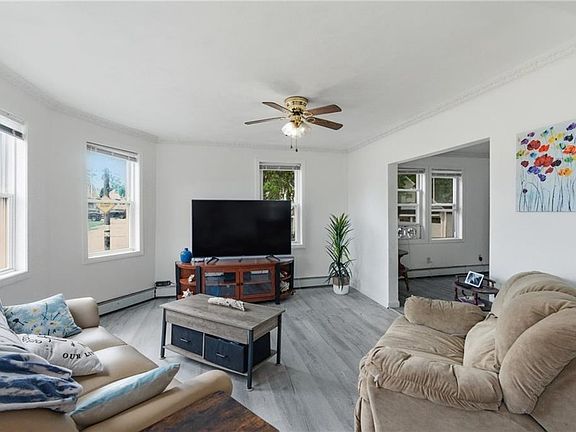 5th image of 40 Sherwood St
