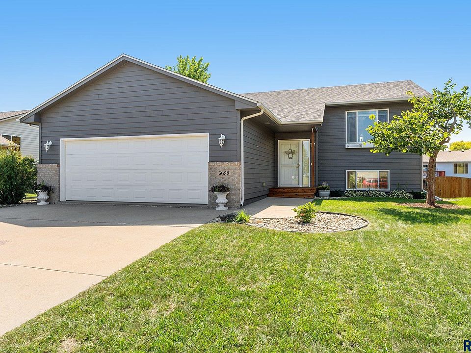 1st image of 5633 W Bakker Park Dr